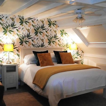 White Linen Whitby, Room Only Ngoại thất bức ảnh