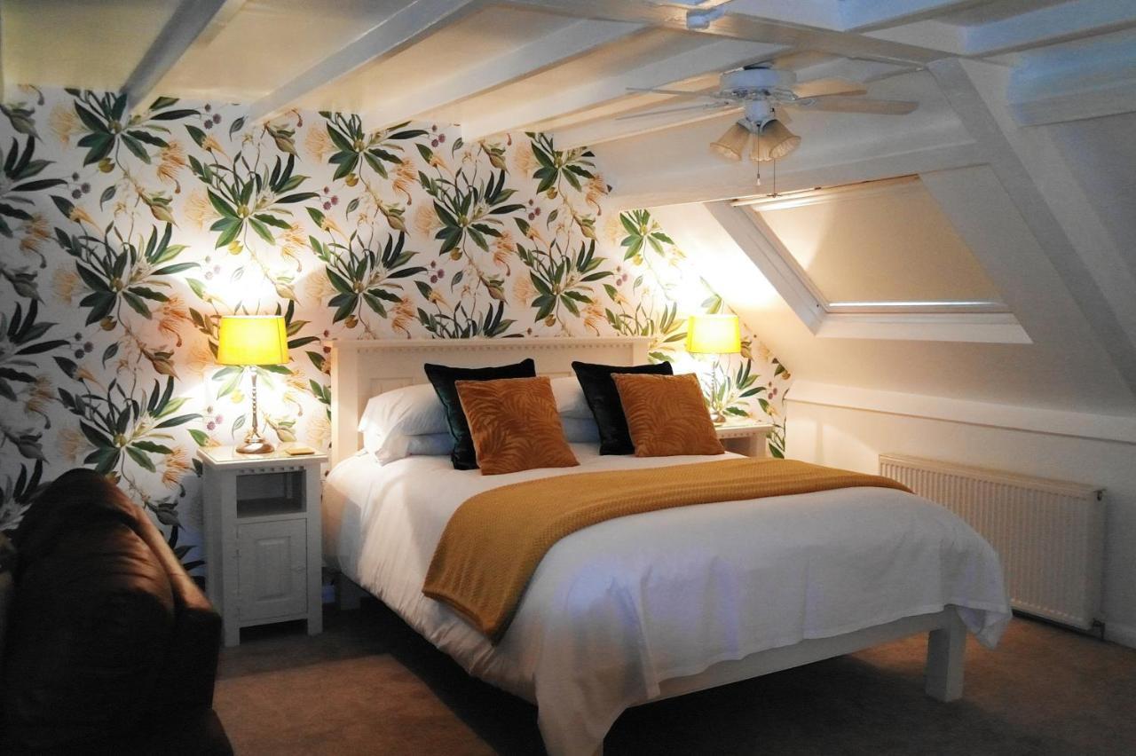 White Linen Whitby, Room Only Ngoại thất bức ảnh