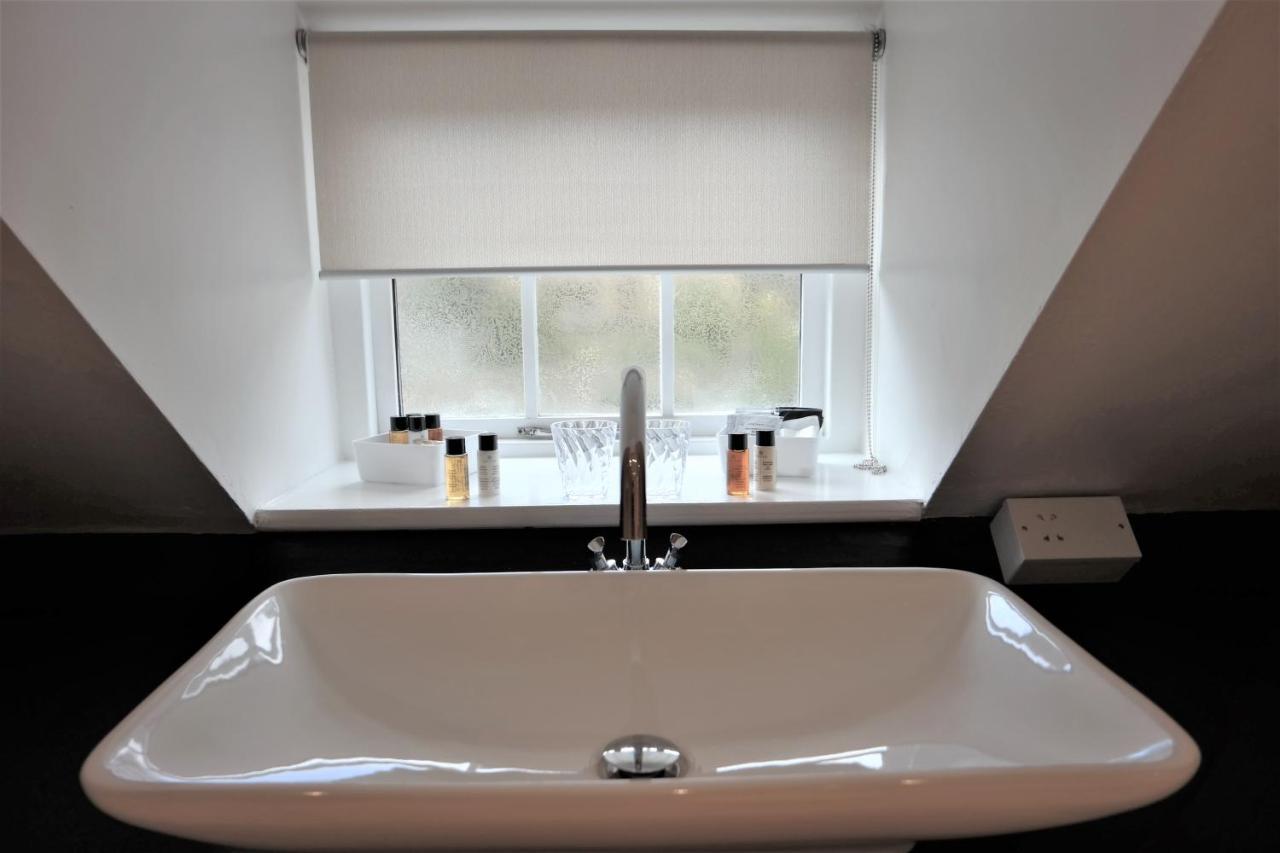 White Linen Whitby, Room Only Ngoại thất bức ảnh