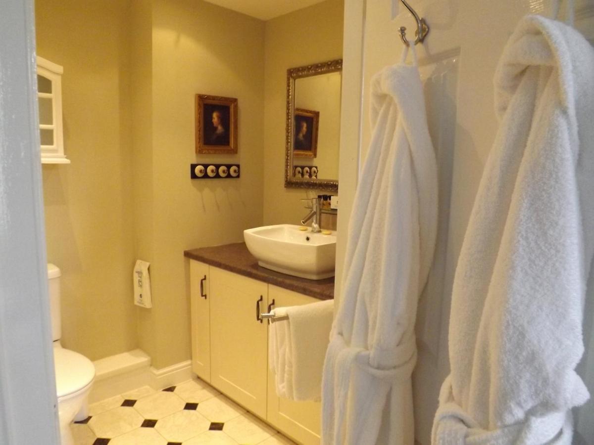 White Linen Whitby, Room Only Ngoại thất bức ảnh