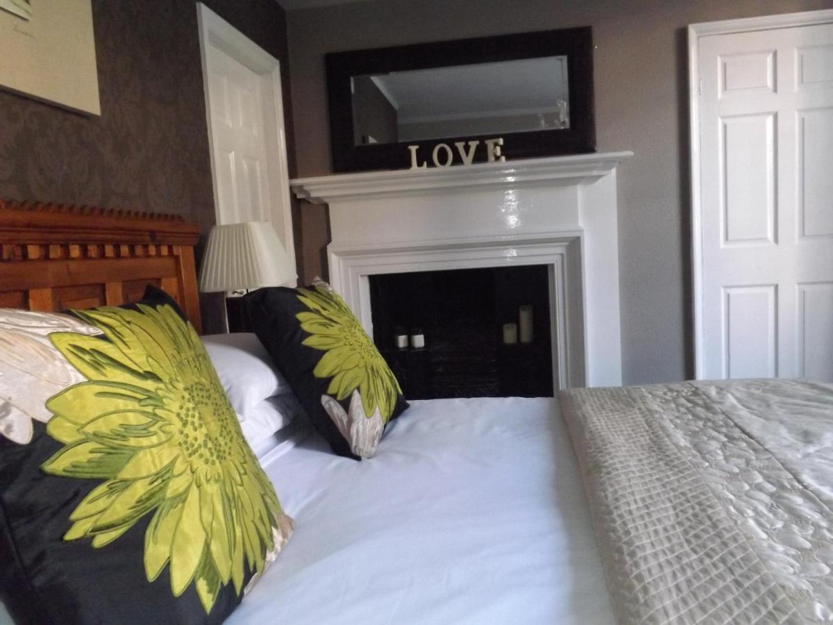 White Linen Whitby, Room Only Ngoại thất bức ảnh